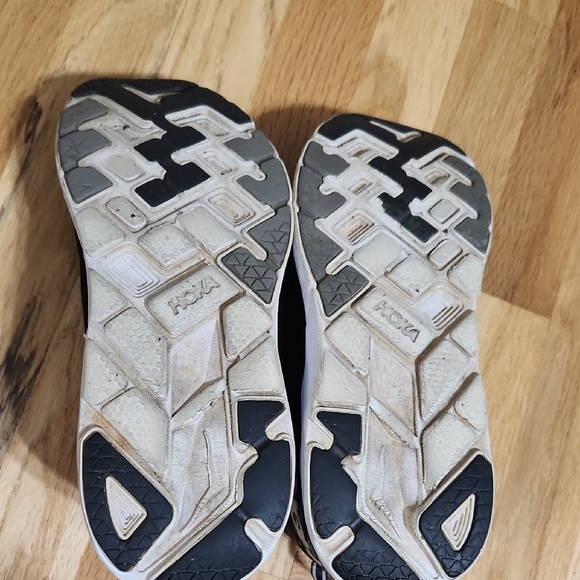 Hoka Ladies Clifton 5 Tennis Shoes - Picture 5 of 7